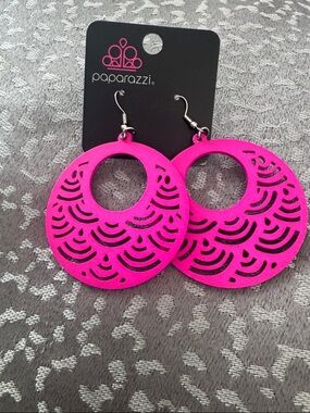paparazzi Hot Pink Wave Cutout Hoop Earrings